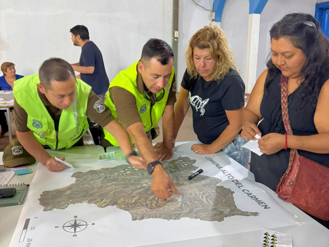 Talleres comunitarios en tres comunas convocan a más de 200 personas durante el último mes